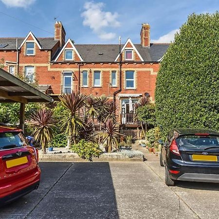 Traditional 3-Bed Property In Pontcanna With Parking Cardiff Eksteriør billede