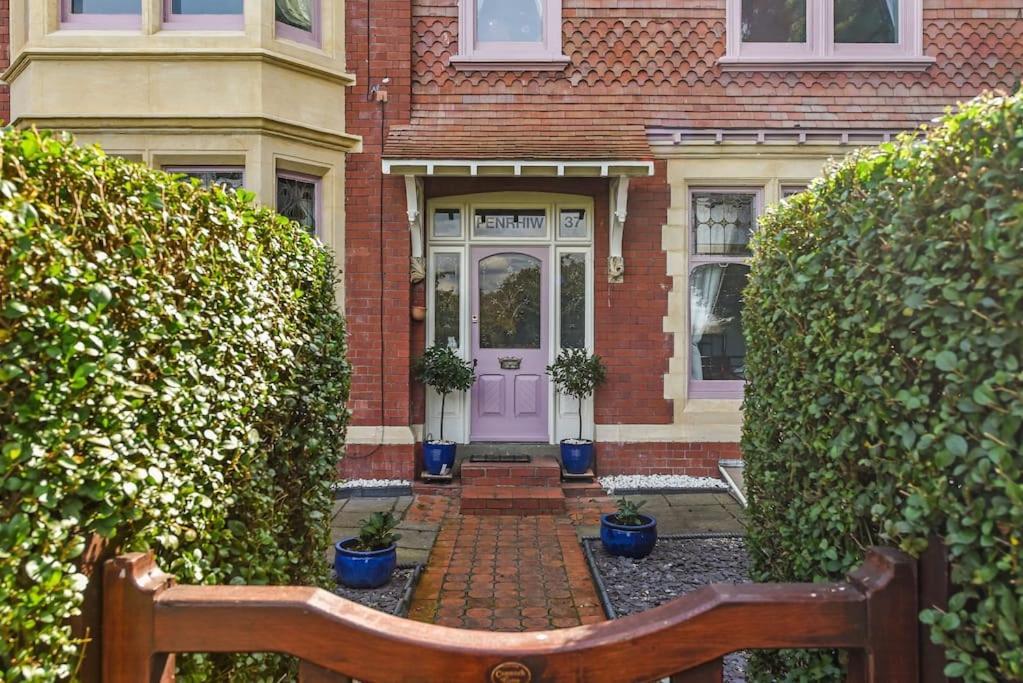 Traditional 3-Bed Property In Pontcanna With Parking Cardiff Eksteriør billede