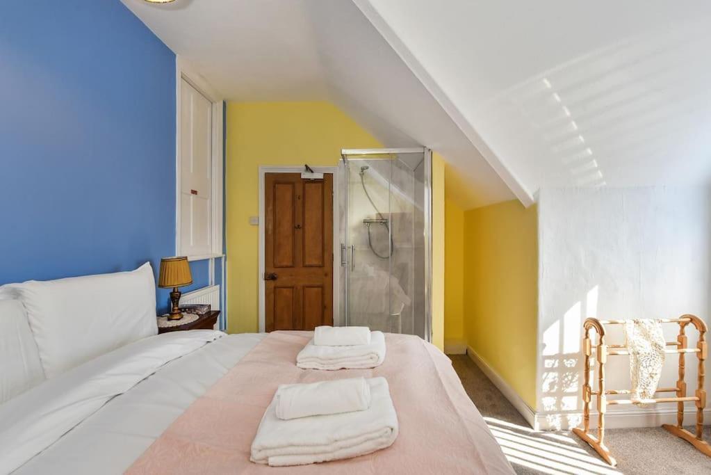 Traditional 3-Bed Property In Pontcanna With Parking Cardiff Eksteriør billede