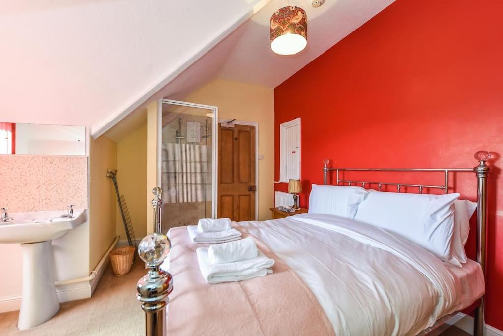 Traditional 3-Bed Property In Pontcanna With Parking Cardiff Eksteriør billede